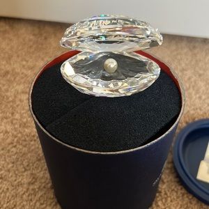 Swarovski Shell with Pearl